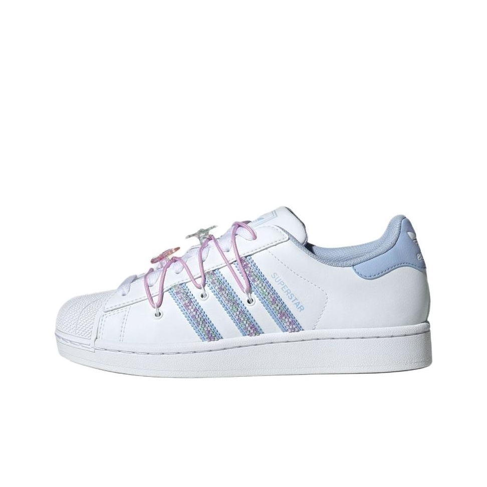 أحذية سكيت بورد نسائية من أديد - مراجعة Adidas Shoes Superstar وسعره